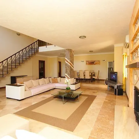 Beach Front Villa *